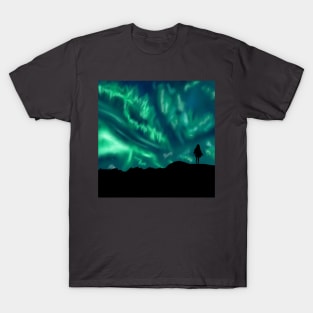 faouzia silhouette with a mountain and green northern lights T-Shirt